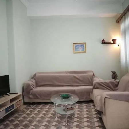 Iatros 4 ,detached House In The Center Of Apartmán