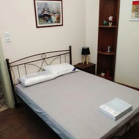 Iatros 4 ,detached House In The Center Of Appartement Patras