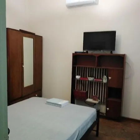 Iatros 4 ,detached House In The Center Of Appartement