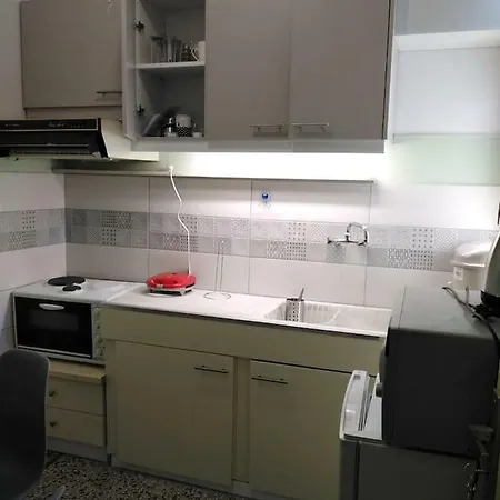 Iatros 4 ,detached House In The Center Of * פאטרה
