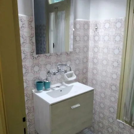 Iatros 4 ,detached House In The Center Of * Patras